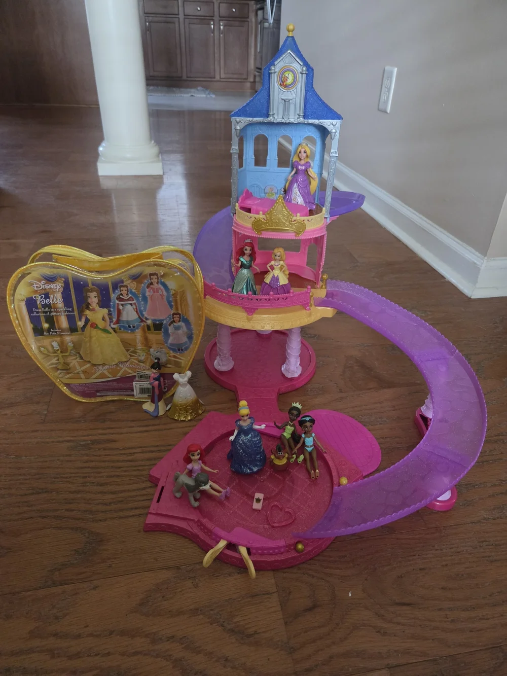 OG Disney Magic Clip Dolls Castle Playset. OG dolls & A Lot Of Extras
